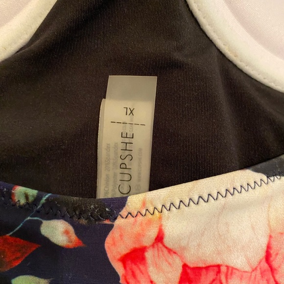 Cupshe 1-piece e size XL - Picture 6 of 6